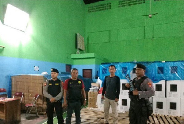 Personil Polres Metro Cek Situasi Logisitk KPU
