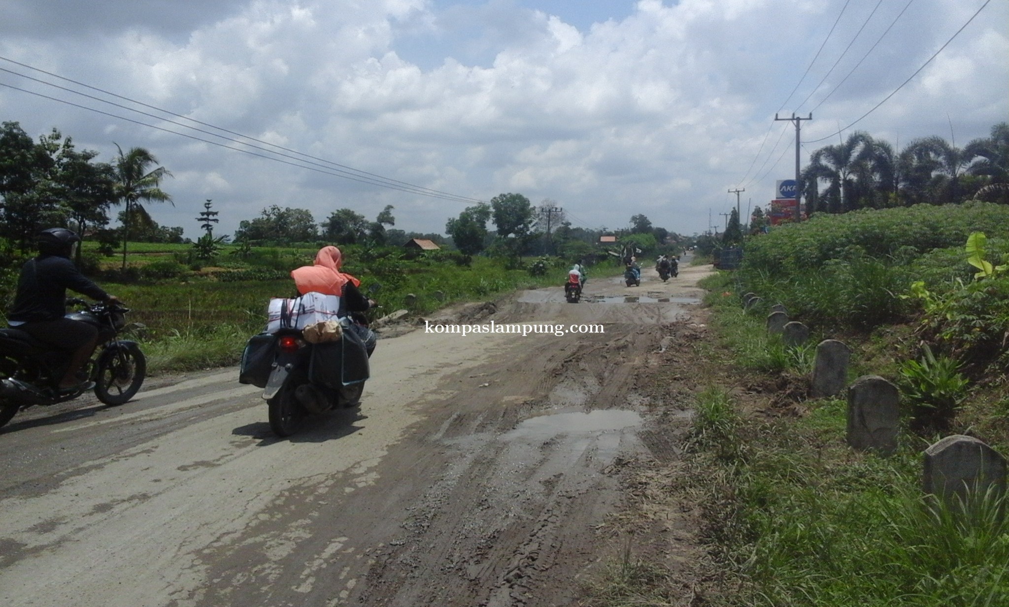 Rawan Lakalantas, Kondisi jalan Gayabaru 3 Rusak Parah