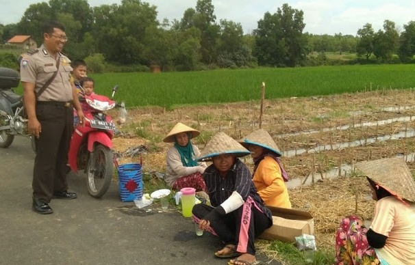 Bhabinkamtibmas Polsek Metro Himbauan Masyarakat Jangan Percaya Berita Hoax