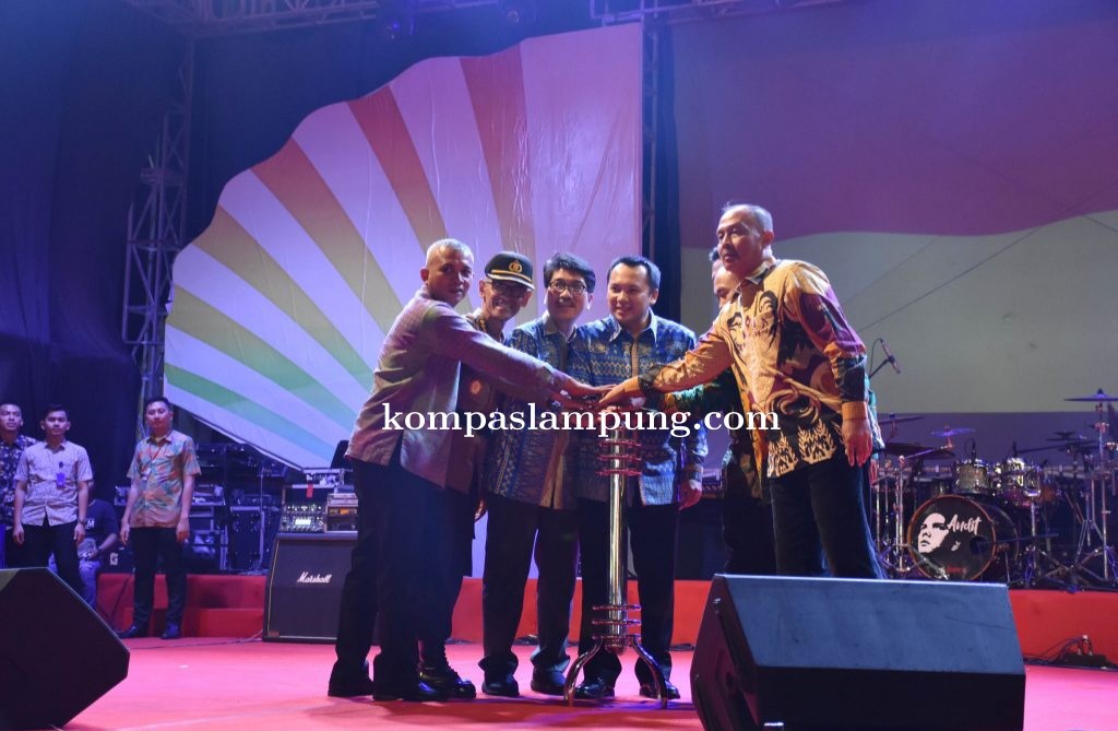 PEMKOT Metro Hadiri Penutupan Lampung Fair 2019 di PKOR Way Halim