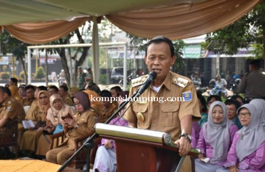 Pembukaan Pasar Rakyat di Kecamatan Metro Pusat