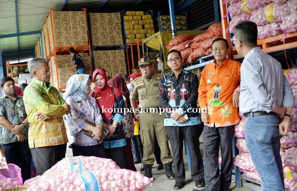 Setabilkan Harga Bahan Pokok, Pemkot Metro Tinjau Langsung Ke Gudang Sembako