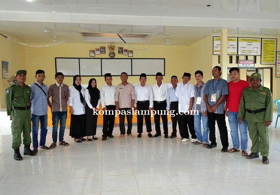 Alokasi Dana Dana Desa Gedung Mulya Sudah Dibangunkan Untuk Pengerasan Jalan Beton Dan Talut Siring 