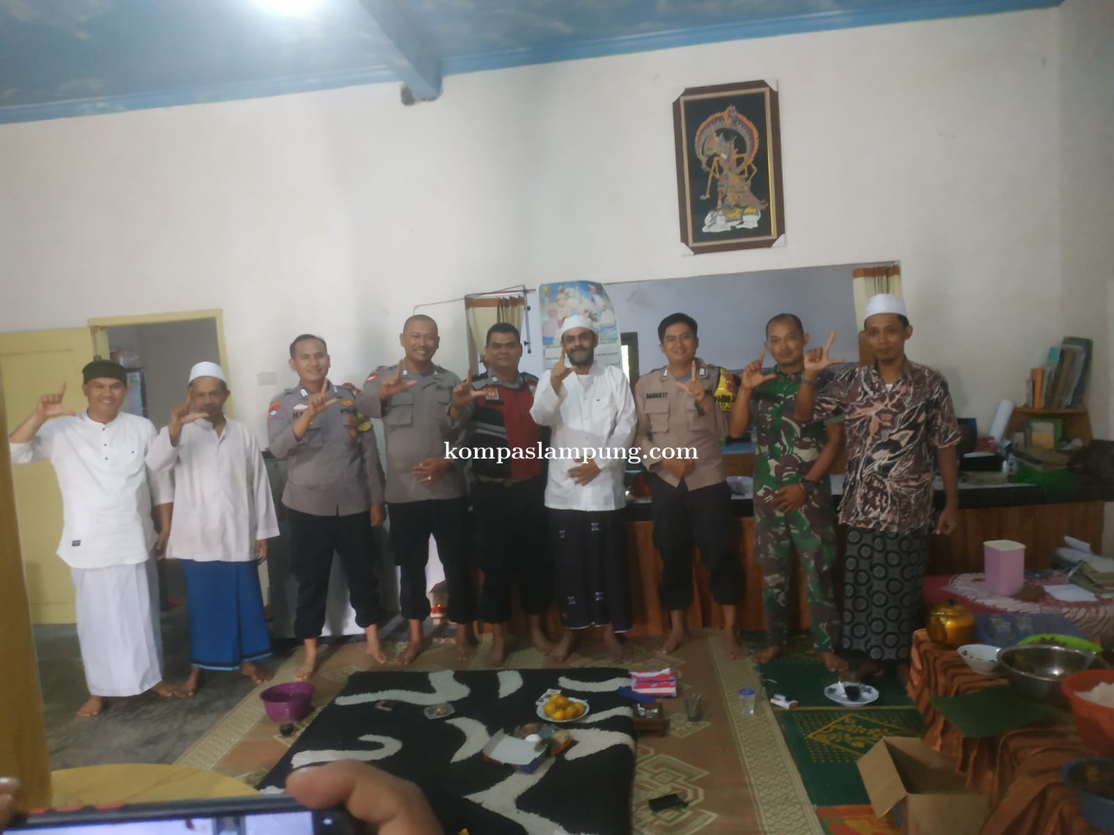 Perkuat Silaturahmi Dengan Ulama, TNI-Polri Kunjungi Pondok Kyai Jamilan