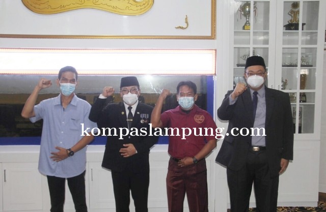 Walikota Metro Lepas Wasit Cabang Olahraga Hoki Ruangan PON XX Papua Tahun 2021