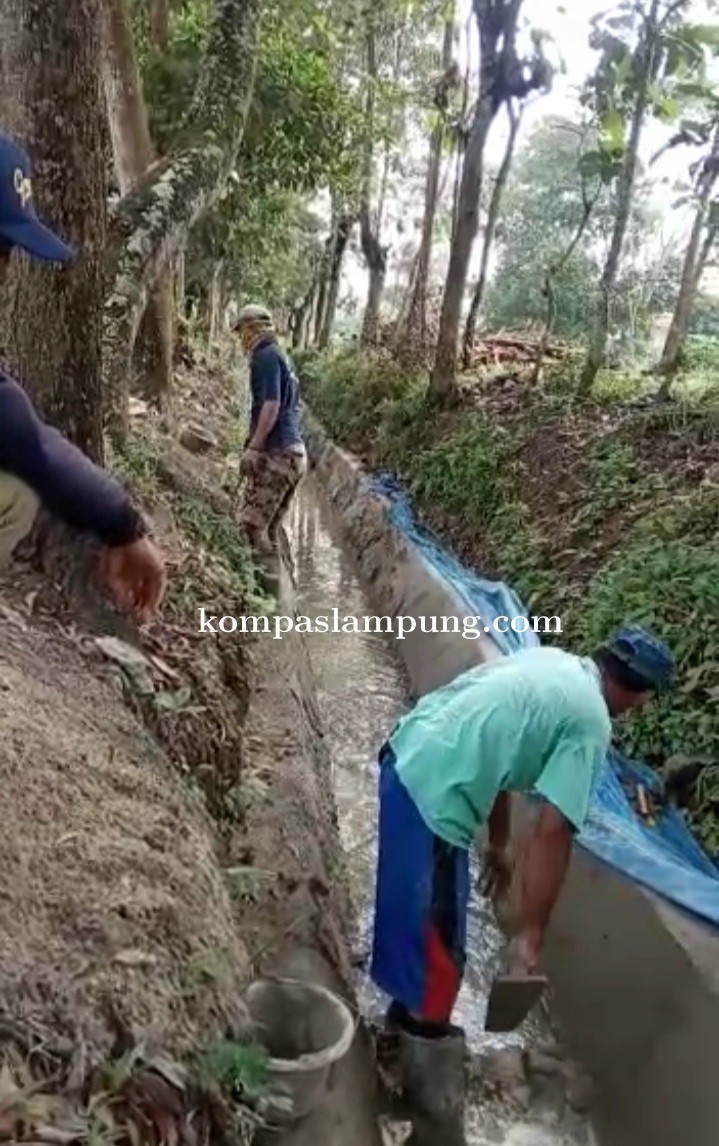 Lagi Lagi Pembangunan Irigasi P3A Diduga Asal Asalan Tidak Sesuai Juknis