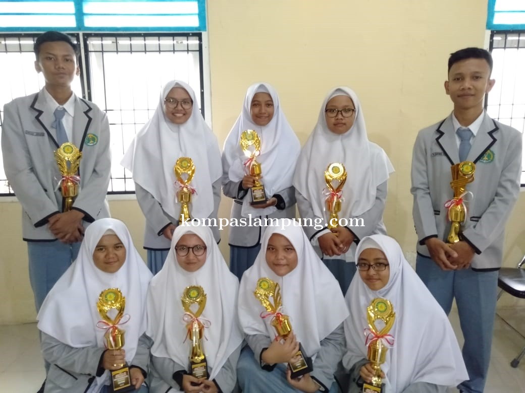 MAN 1 Metro Memboyong Piala KSM (Kompetisi Sain Madrasah) Sekota Metro