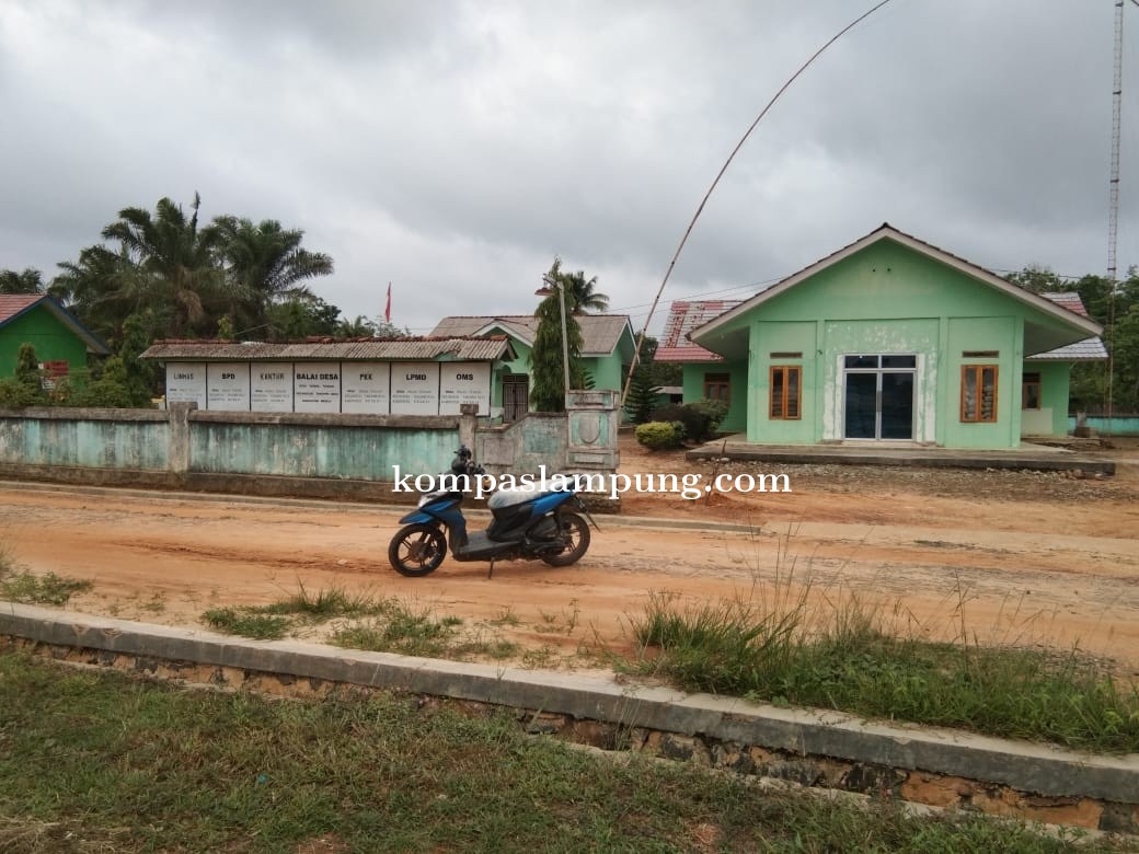  Kantor Desa Muara Tenang Kec Tanjung Raya Kab Mesuji  Jarang Sekali Buka Dan Selalu Tutup