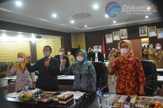 Ketua TP PKK Kabupaten Lamteng Ny. Mardiana Musa Ahmad Hadiri Kegiatan Operasional Penyuluhan KB