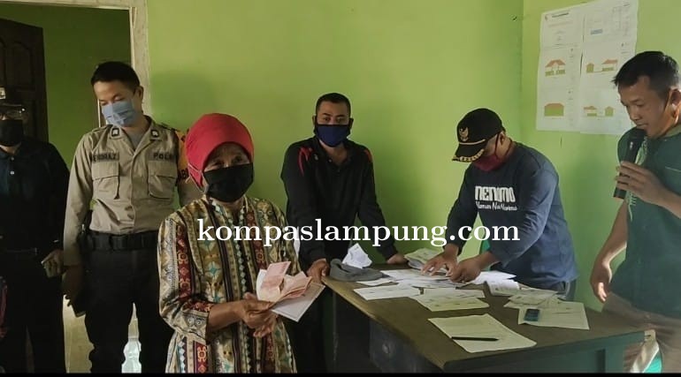 Hari Ini Tiyuh Margo Dadi Tubaba Salurkan BLT Yang Di Anggarkan Dari Dana Desa 2020