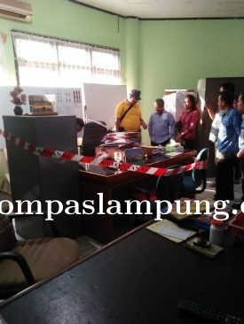 OTT Kejati Lampung, Plt Kasubag Umum Kesbangbol Diamankan