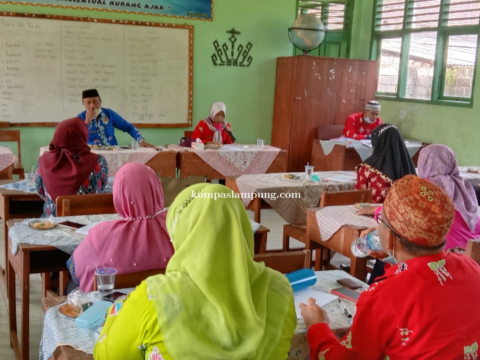 Rapat Pembahahasan ANBK Bertepatan Di SDN 2 Adirejo Pekalongan   