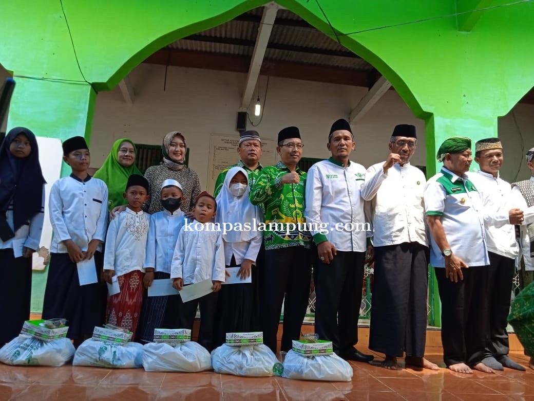 Bupati Lampung Timur Hadiri Pengajian KBNU dan Santunan Anak Yatim di Kecamatan Marga Tiga