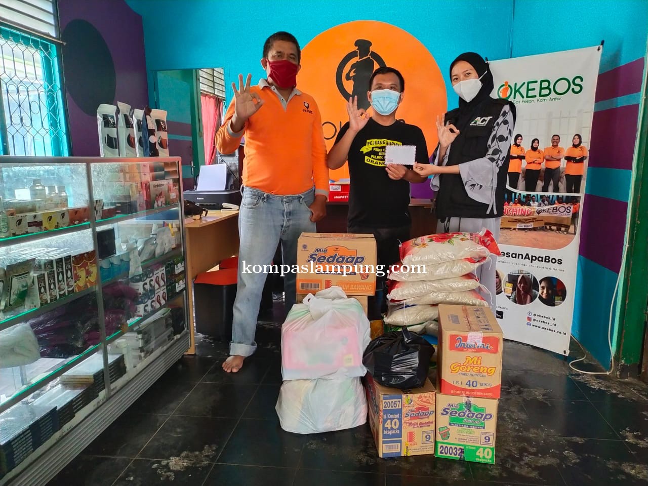 OKEBOS, BOS EXPRESS dan IFI Kota Metro Serahkan Bantuan Korban Bencana Melalui ACT Lampung