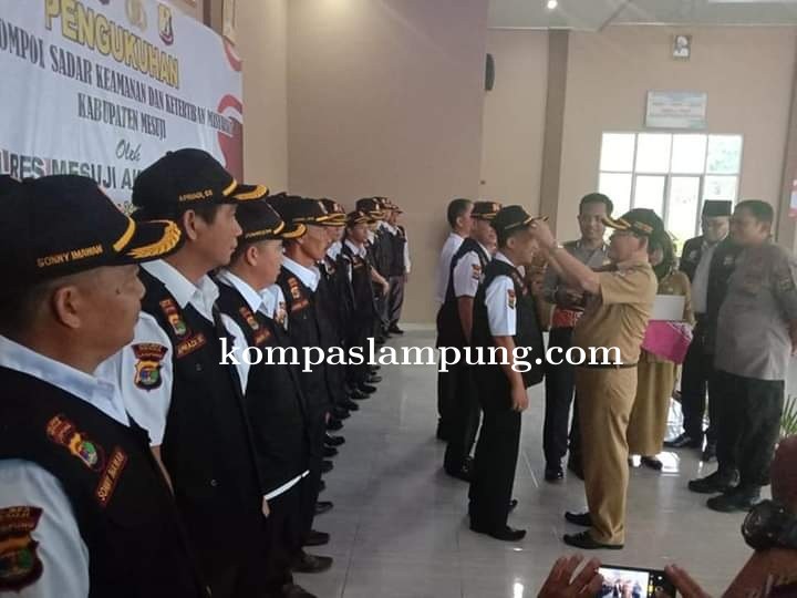 Kapolres Mesuji Resmi Mengukuhkan Pengurus Kabupaten Pokdar Kamtibmas