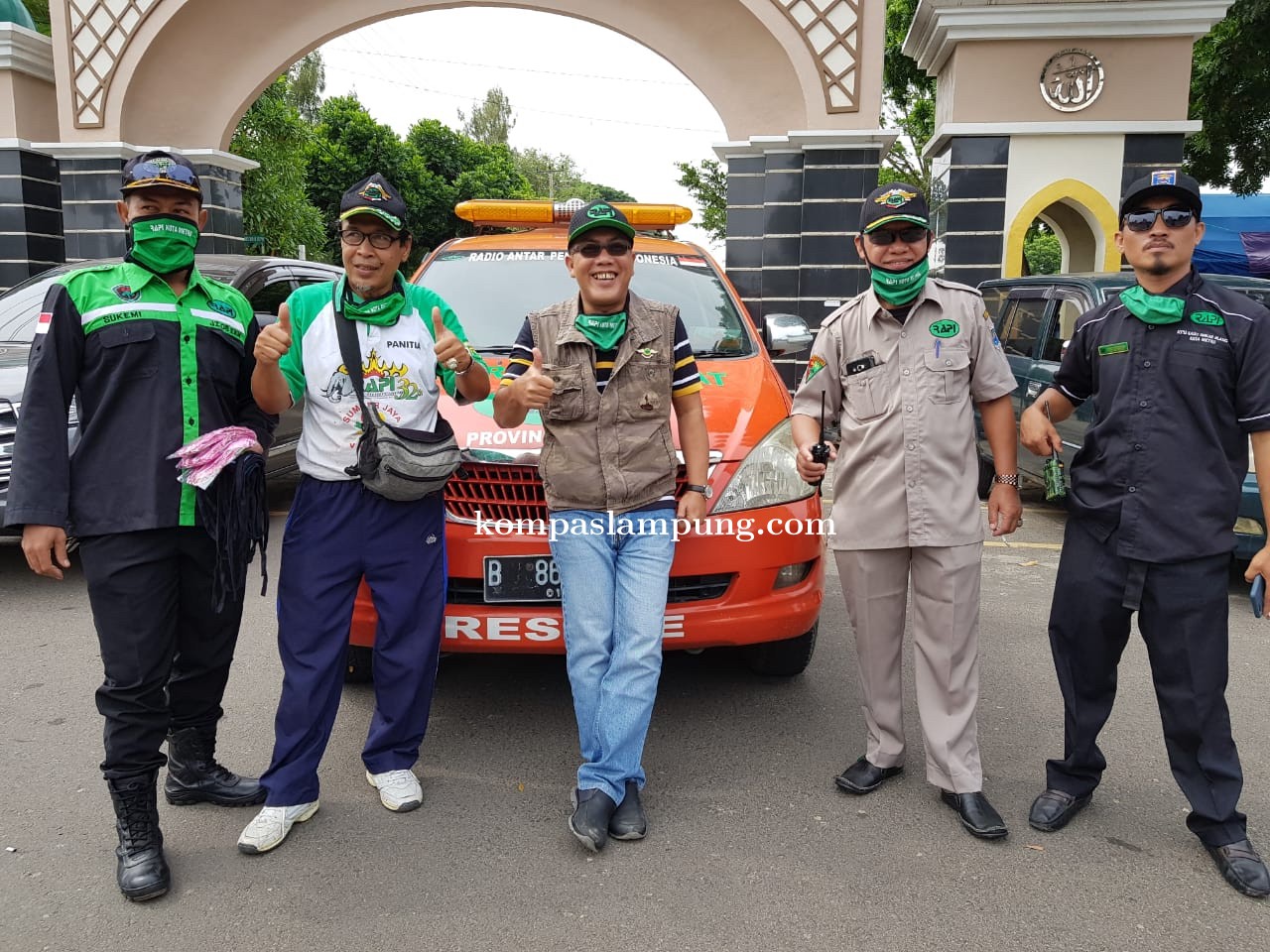 Kerjasama Dengan 4 Kandidat Calon Walikota, RAPI Kota Metro Bagikan 2.150 Masker