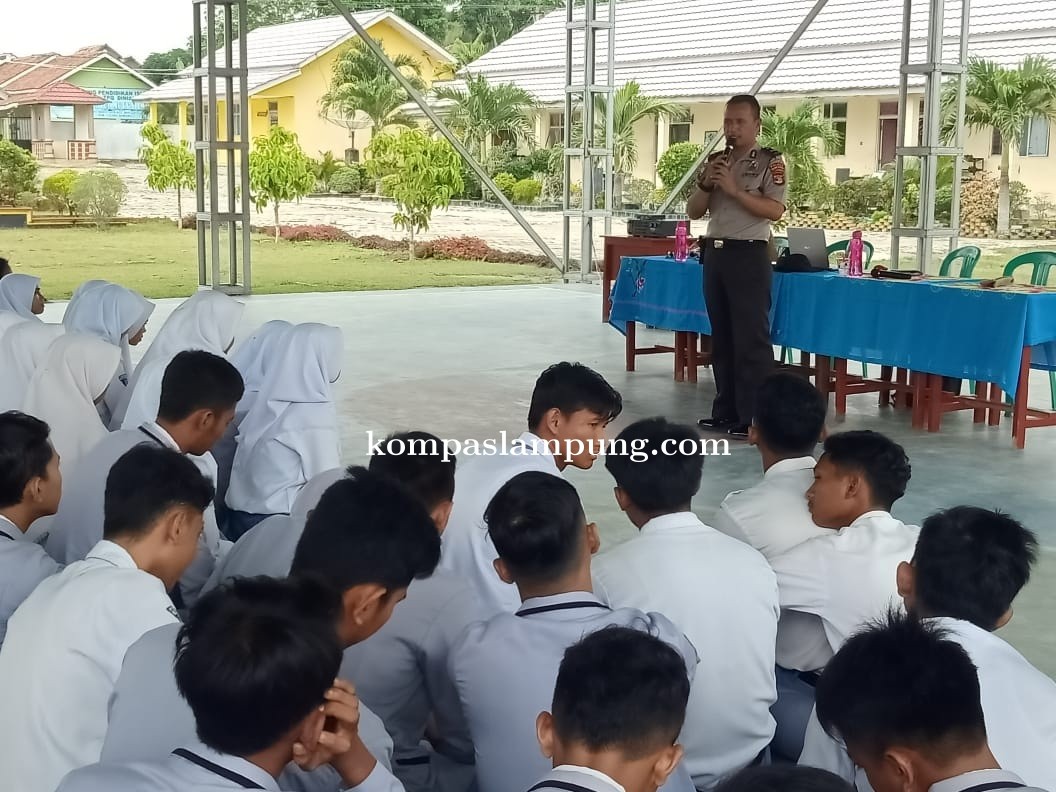 Ratusan Pelajar SMA Di Banjar Agung Mendapatkan Pembinaan Dan Penyuluhan Dari Kapolres