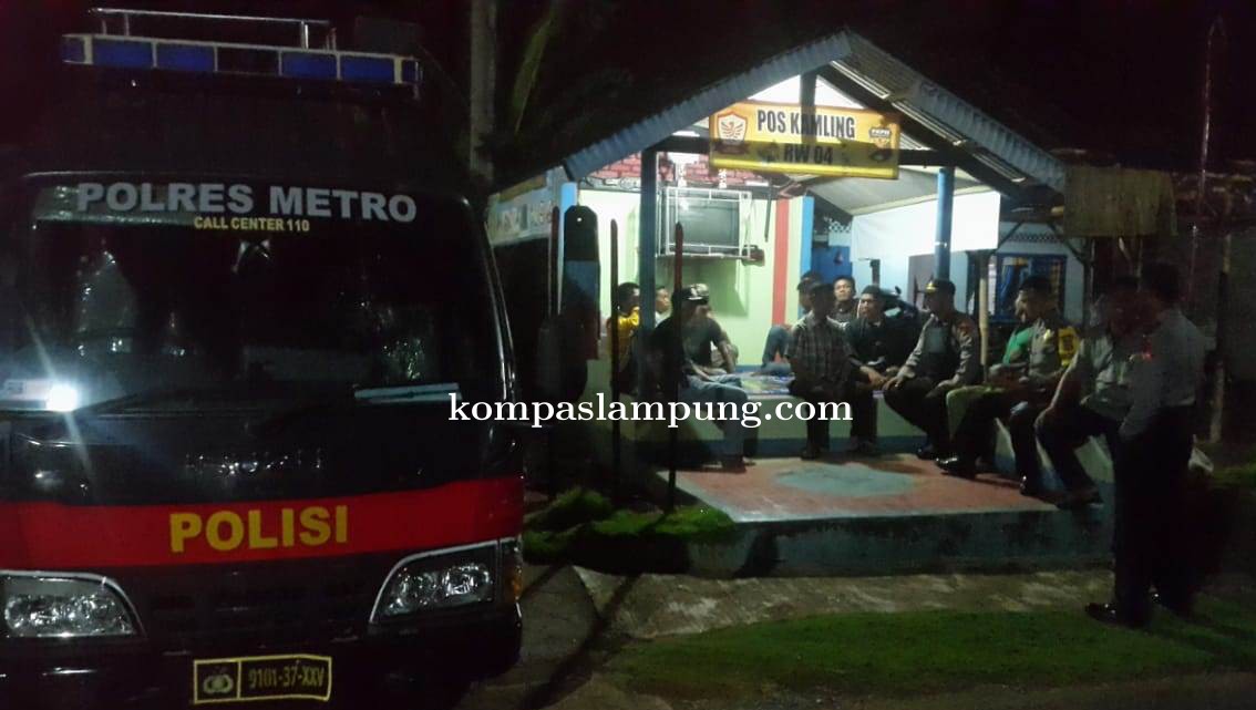 Sat Binmas Polres Metro Sambangi Poskamling