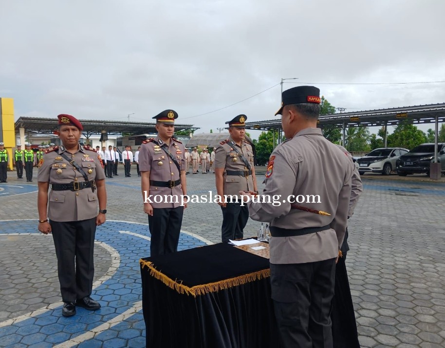 Kapolres Lampung Selatan Pimpin Sertijab Pejabat Utama dan Kapolsek di Mapolres Lampung Selatan.