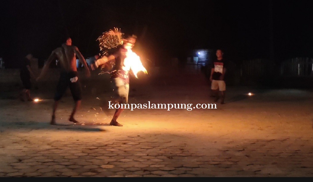 Bola Api Warnai Malam Tahun Baru Islam 1441 Hijriah