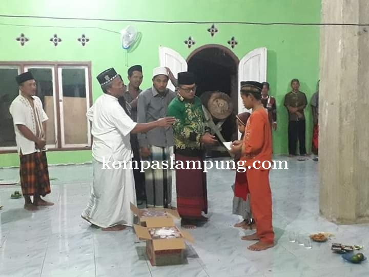 Mesuji Terus Berbagi  Kepada Anak Yatim Piatu Dan Kaum Duafa