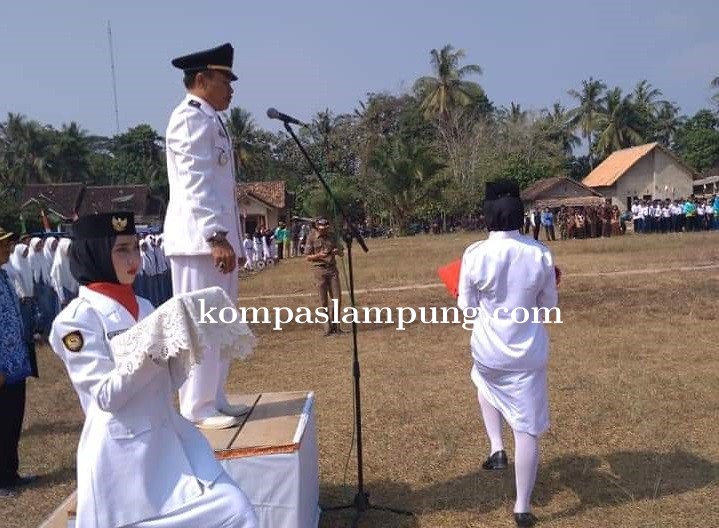 Upacara HUT RI Di Kecamatan Batu Putih, Di Lapangan Tiyuh Margo Mulyo