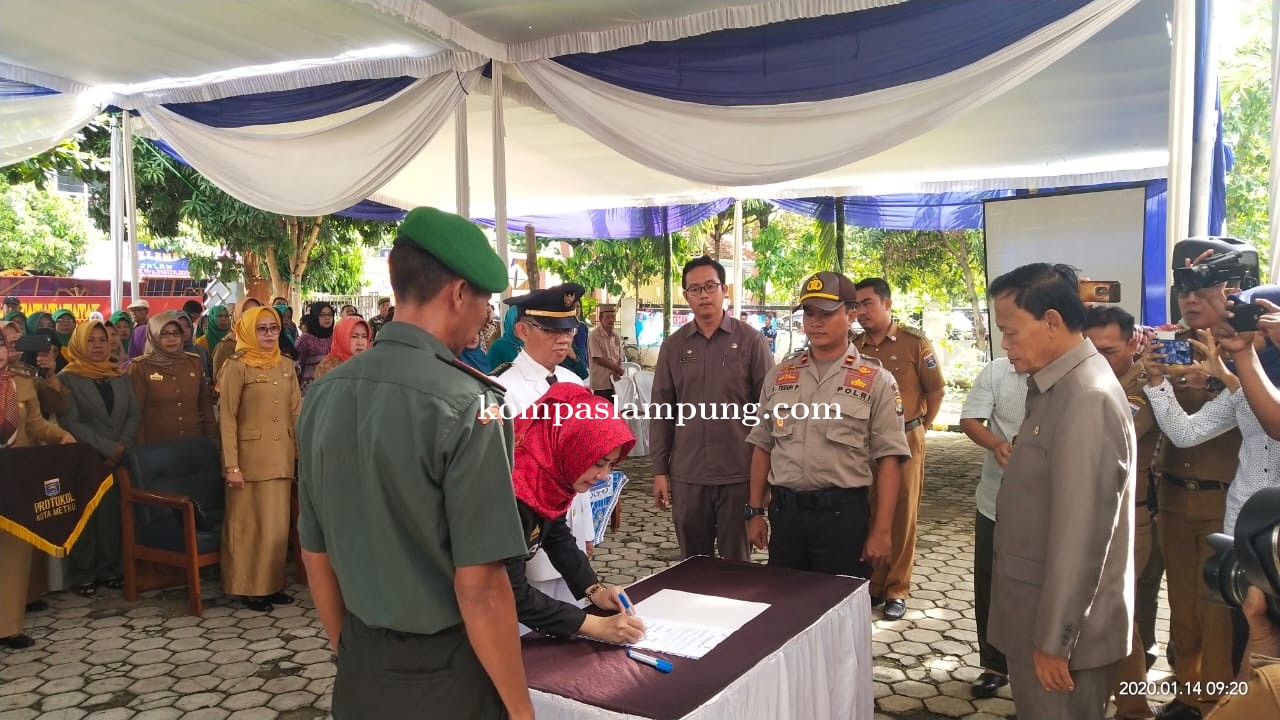 Walikota Metro  H Achmad Pairin, S.Sos Hadiri Sertijab Camat Metro Timur