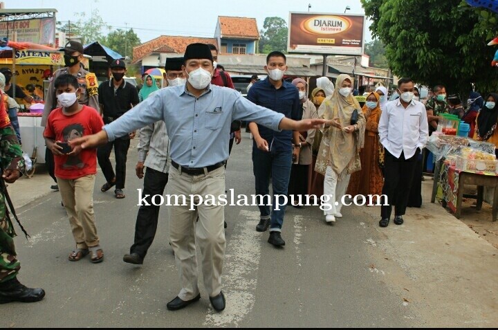Peresmian Pasar Takjil, Wahdi Ajak Pemuda Metro Menuju Zona Kuning