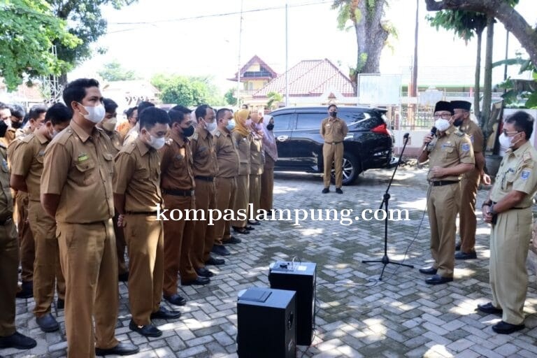 Walikota Metro Sidak  ASN Di Dinas PUTR Dan BKPSDM