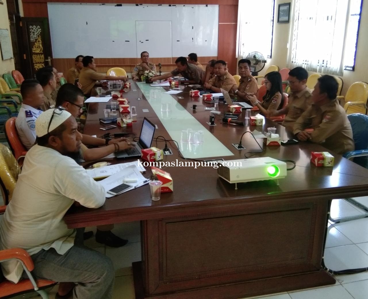 Camat Mesuji Timur Tarbin Putra  Siap Perbaiki Pasar Senen Menjadi Lebih Baik