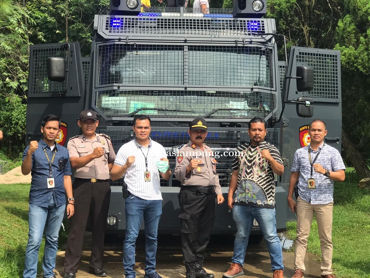 Polres Tubaba Lakukan Penyemprotan Desinfektan Dan Masyarakat Diharapkan Bekerjasama