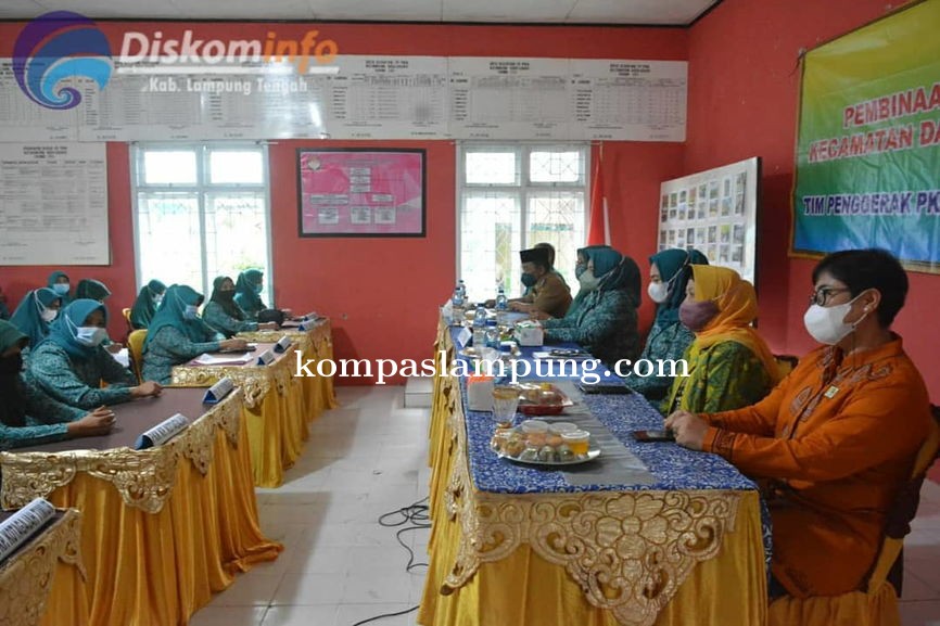 Ketua TP PKK  Lamteng Laksanakan Pembinaan Administrasi di Kecamatan Gunung Sugih