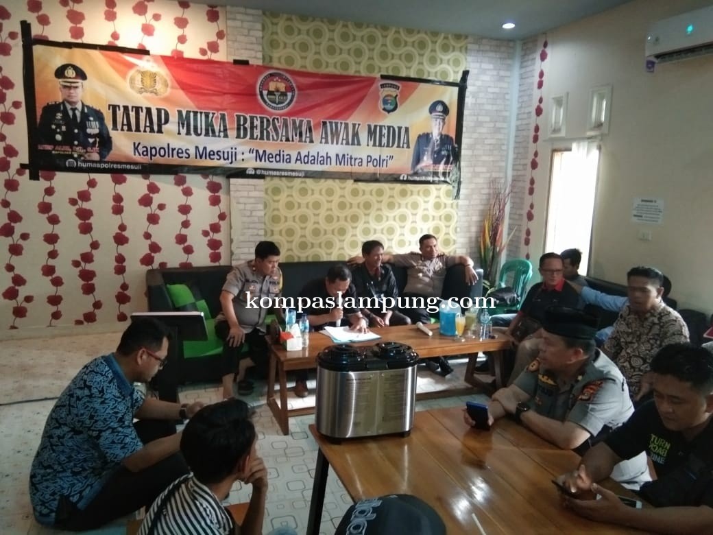 Insan Pers Mendapat Kado Spesial Dari Kapolres Mesuji Pembuatan SIM A Dan SIM C Gratis