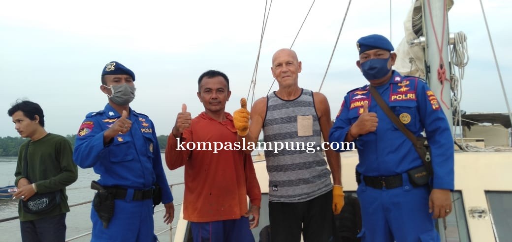 WNA Yang Terdampar Di Perairan Tulang Bawang Kembali Berlayar