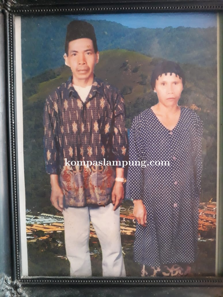 Jasmani Merindukan Kedua Orang Tuanya Yang Telah Lama Hilang