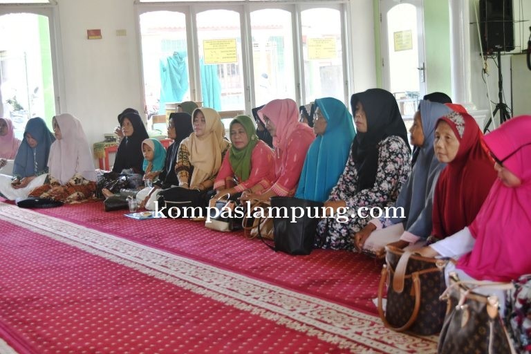 Pemkot Metro Lakukan Pembinaan Perlindungan Perempuan Dan Anak Di Masjid Taqwa Ganjar Asri