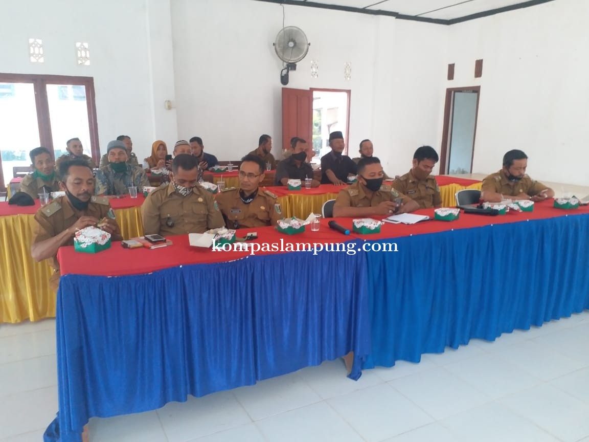 Camat Metro Kibang Minta Para Kades Jangan Selewengkan Dana Desa