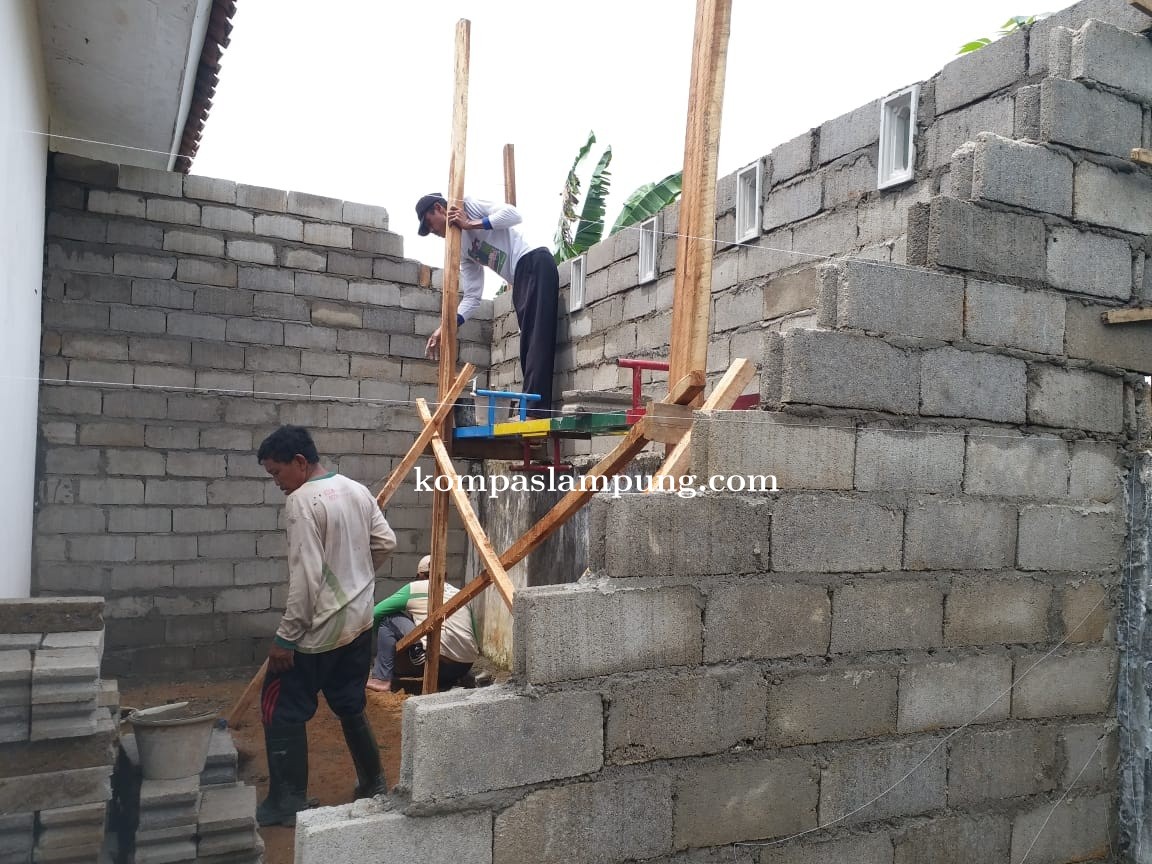 Bayan Dusun 02 Desa Margosari Langgar UU Pokok Pers