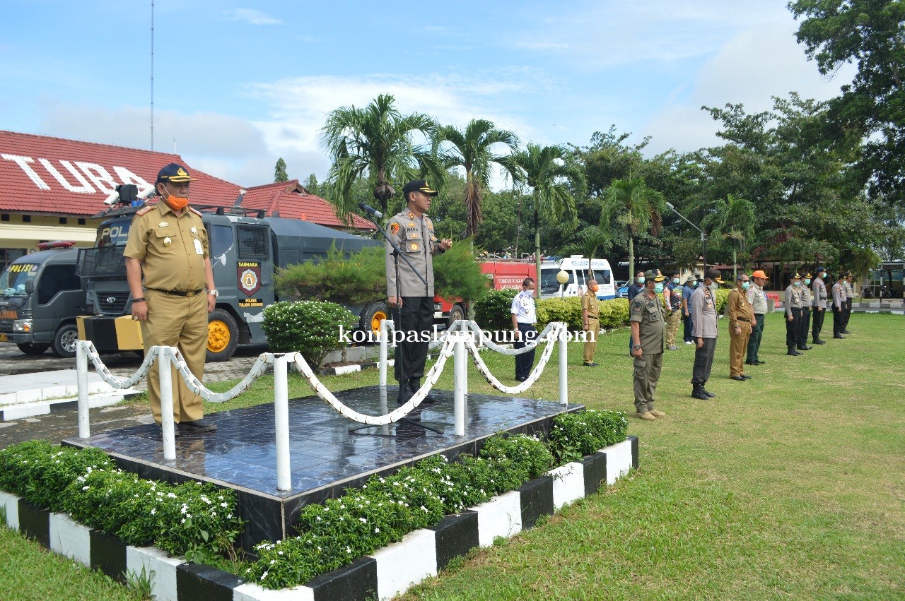 Polres Tulang Bawang Semprotan 15 Ribu Liter Desinfektan