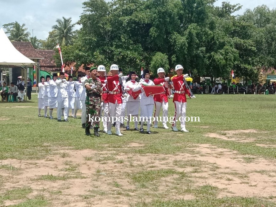 Paskibra Sman Labuhan Ratu Raih Kembali Juara Umum 