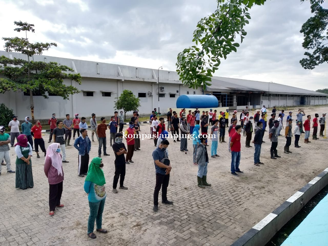 Polres Tuba Lakukan Social Distancing Dan Physical Distancing Kepada Ratusan Karyawan Perusahaan