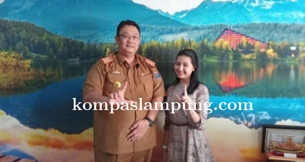 Warga Kota Metro Dukung Gisha Finalis Pesona Batik Nusantara Tingkat Nasional 