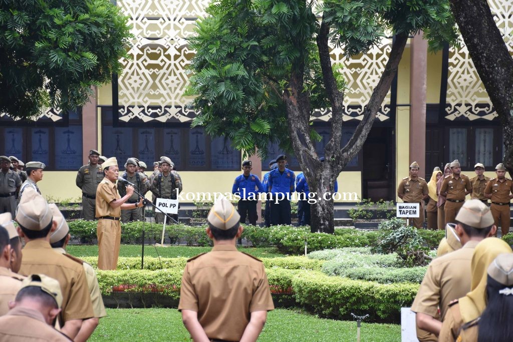 Apel Minggu Pertama, Walikota Metro Apresiasi Tingkat Kehadiran PNS