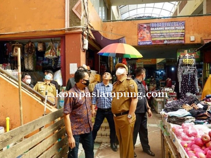 Bupati Lampung Tengah Musa Ahmad Cek Kondisi Plaza Bandar Jaya Menanggapi Laporan Atap Bocor