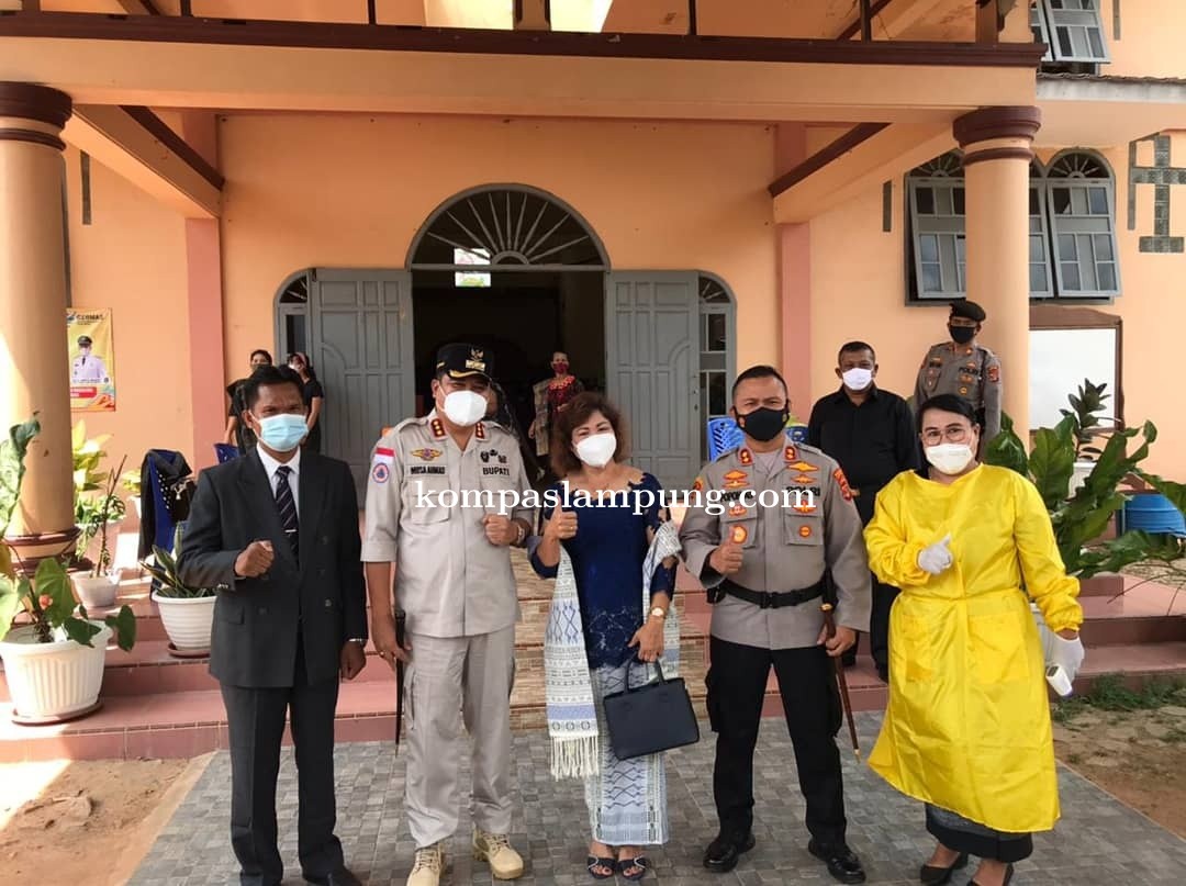 Kapolres Dan Bupati Lampung Tengah Pimpin Langsung Pengamanan Di Gereja HKBP Ressort Bandar Jaya