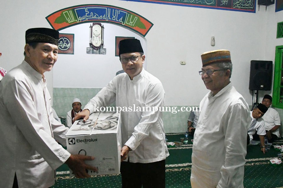Musholla Najmul Hidayah Menjadi Awal Kunjungan Tim I Safari Ramadhan Pemkot Metro