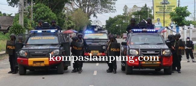 Batalyon B dan C,PELOPOR lakukan Simulasi Penindakan Anti Anarkis