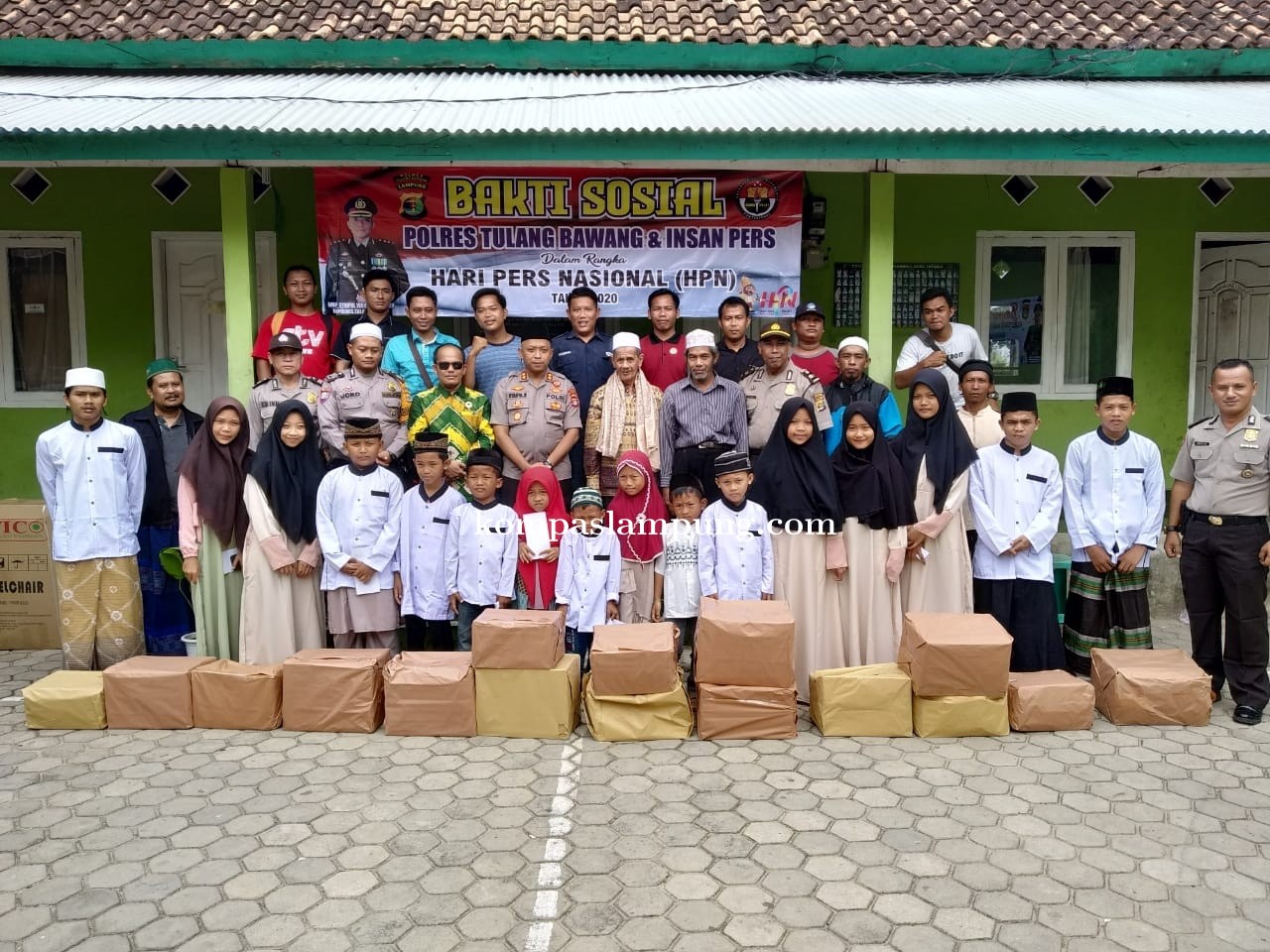 Polres Tuba Bersama Insan Pers Memperingati HPN Dengan Kegiatan Baksos