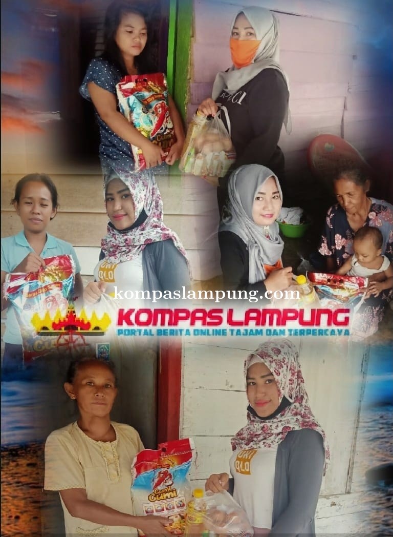 Ibu-Ibu Kece Desa Penawar Rejo Tulang Bawang Berbagi Paket Ke Masyarakat Yang Terdampak COVID-19