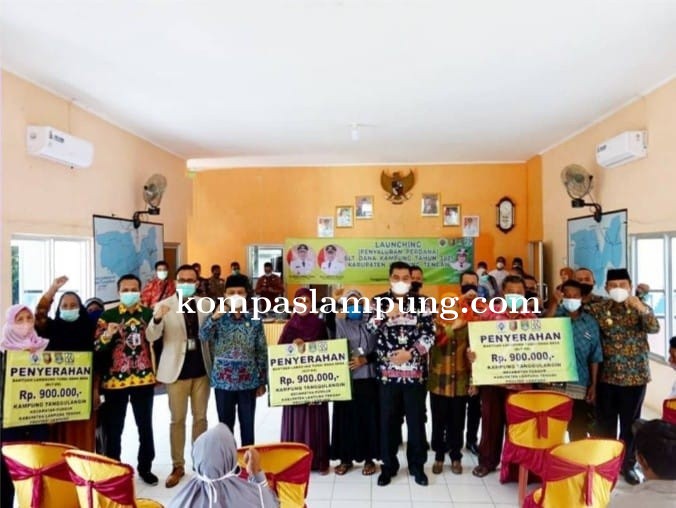 Musa Ahmad Hadiri Launching Pembagian BLT Dana Kampung Di Balai Kampung Tanggulangin Kec Punggur  